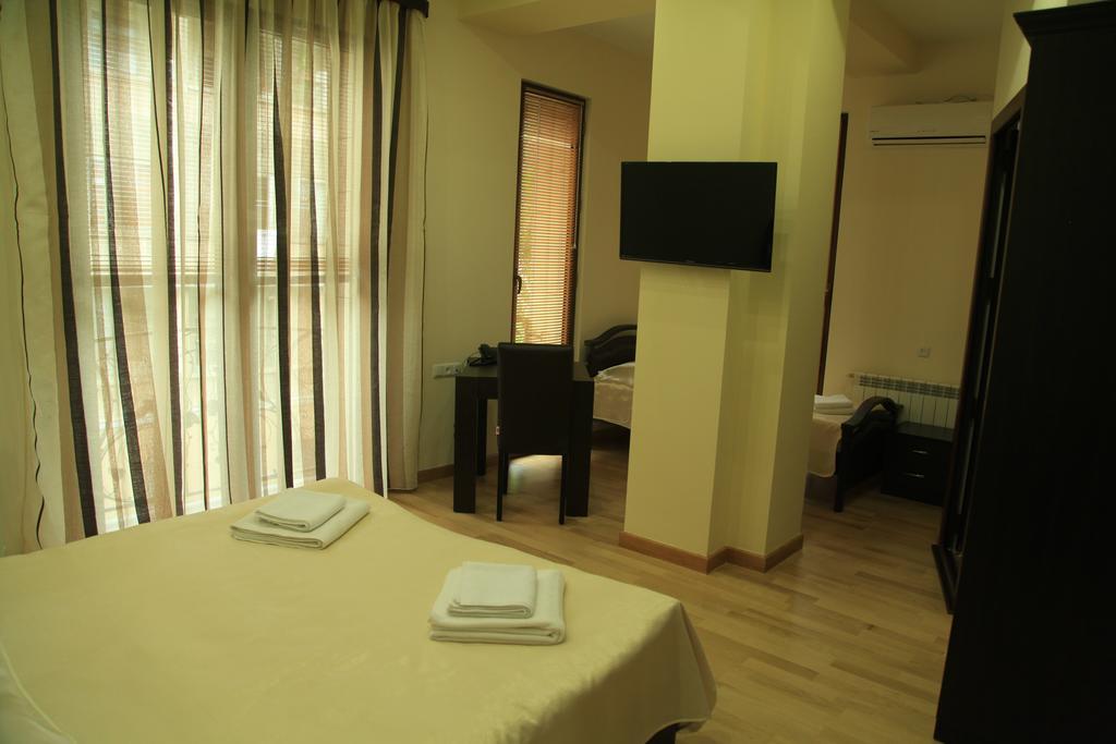 Daniel Boutique Hotel Erivan Dış mekan fotoğraf